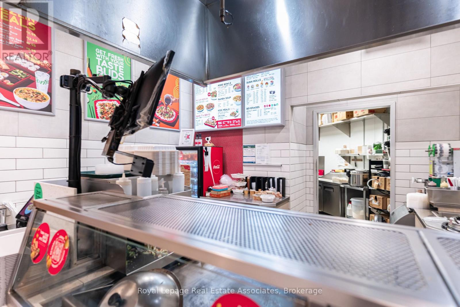 25 Peel Centre Drive, Brampton, Ontario  L6T 3R5 - Photo 9 - W12798582