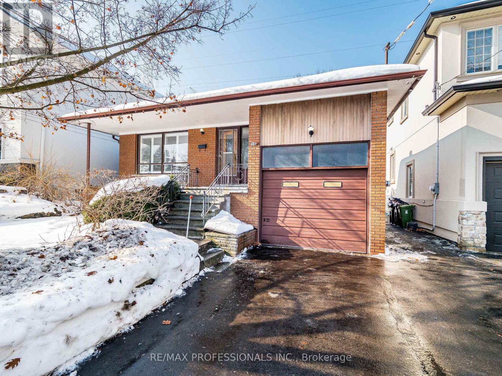 48 Haliburton Avenue, Toronto, Ontario  M9B 4Y4 - Photo 2 - W12798682