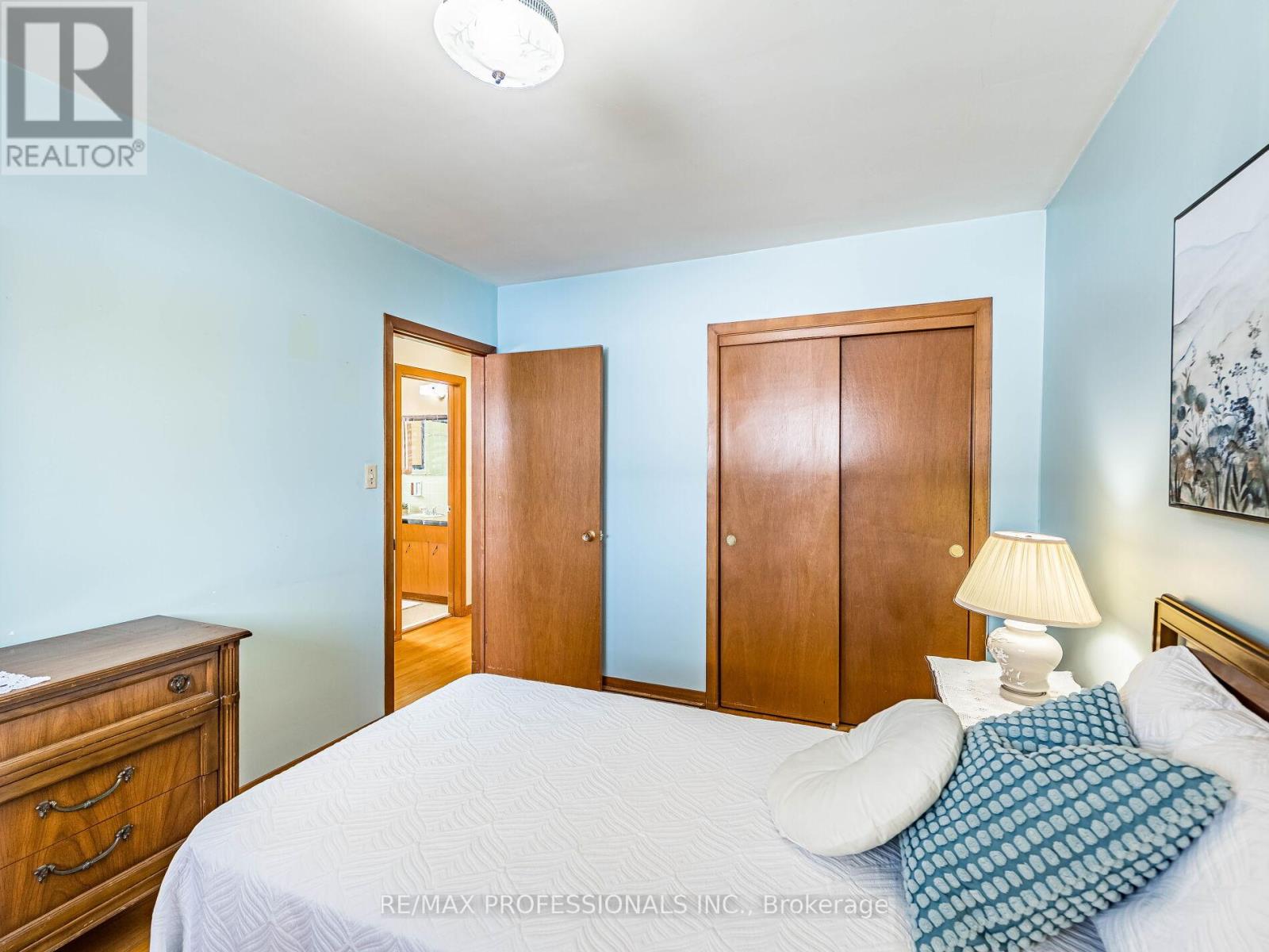 48 Haliburton Avenue, Toronto, Ontario  M9B 4Y4 - Photo 21 - W12798682