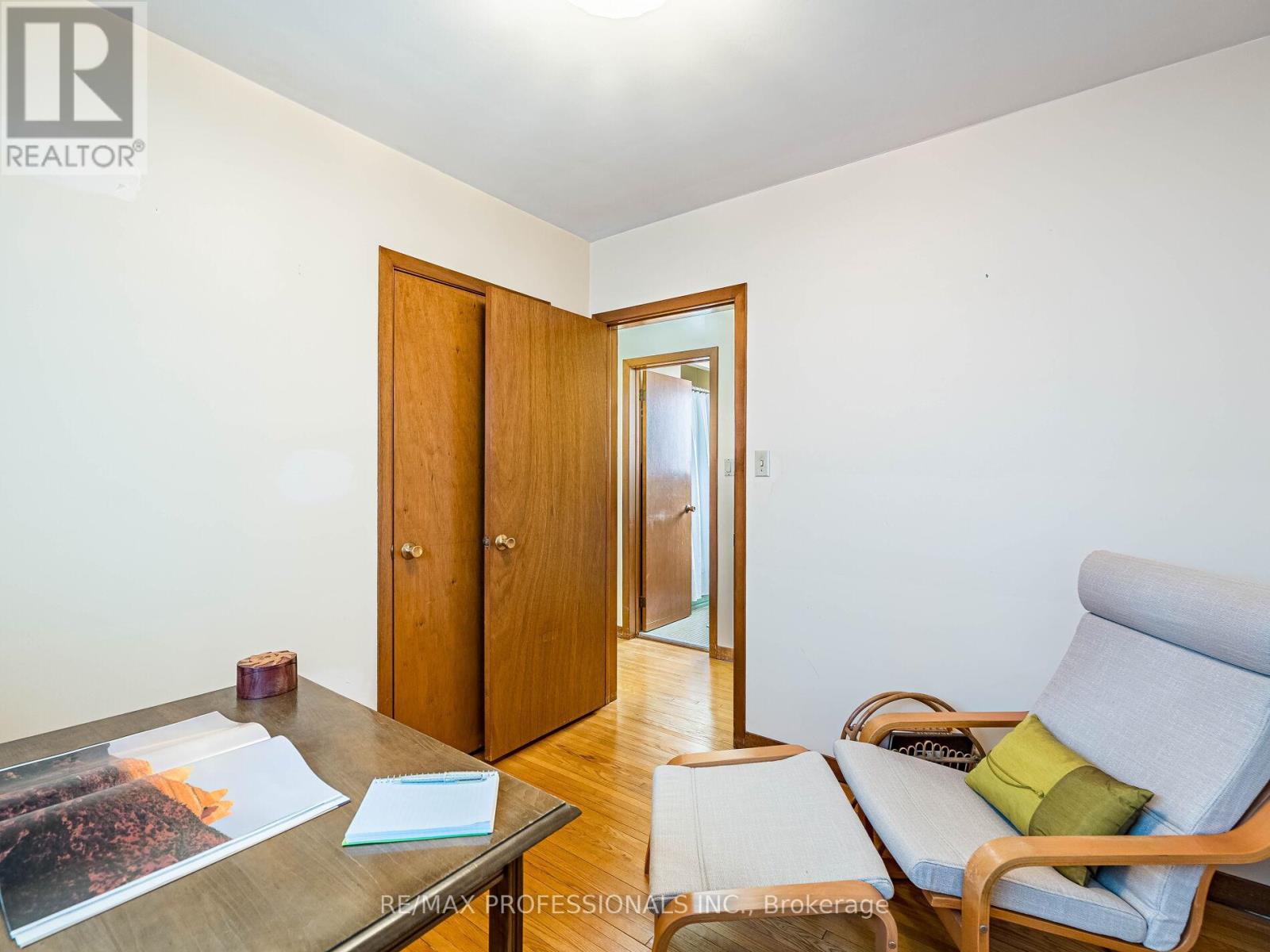 48 Haliburton Avenue, Toronto, Ontario  M9B 4Y4 - Photo 25 - W12798682