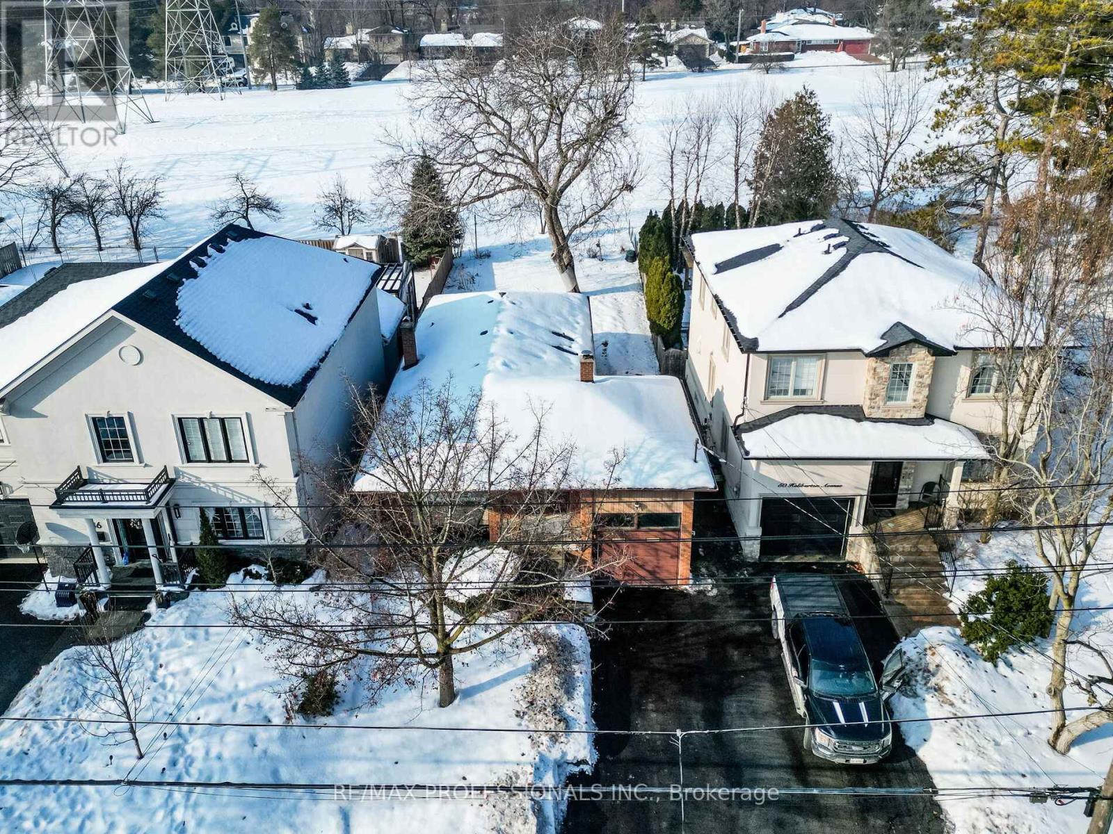 48 Haliburton Avenue, Toronto, Ontario  M9B 4Y4 - Photo 3 - W12798682