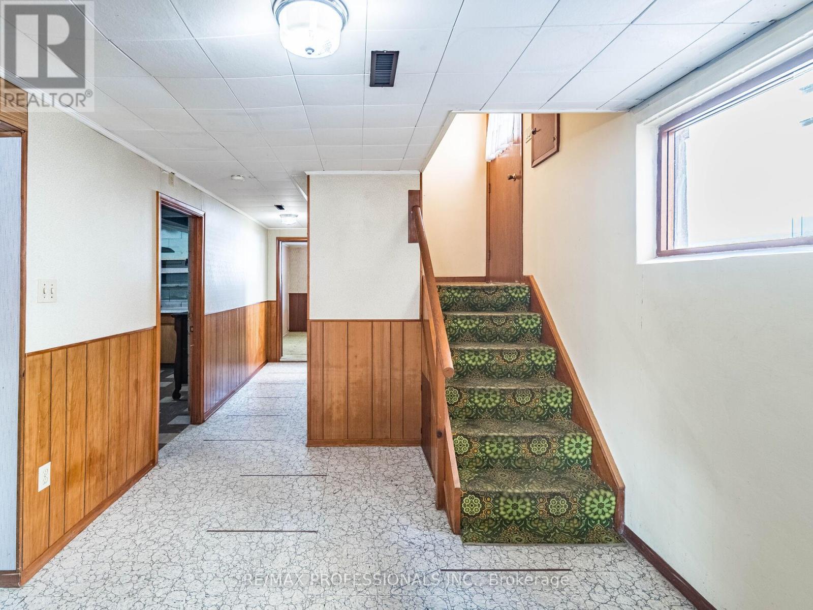 48 Haliburton Avenue, Toronto, Ontario  M9B 4Y4 - Photo 30 - W12798682