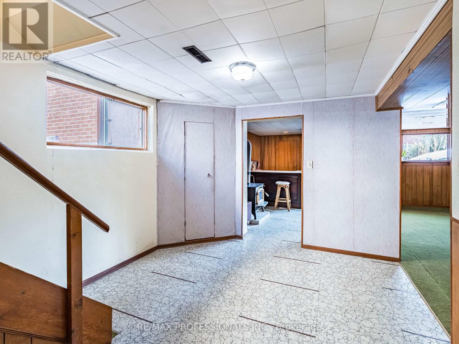 48 Haliburton Avenue, Toronto, Ontario  M9B 4Y4 - Photo 31 - W12798682