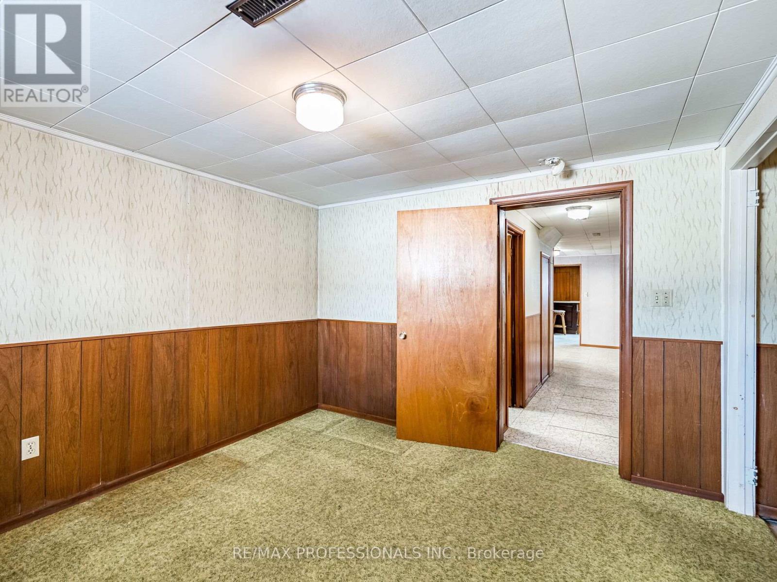 48 Haliburton Avenue, Toronto, Ontario  M9B 4Y4 - Photo 37 - W12798682