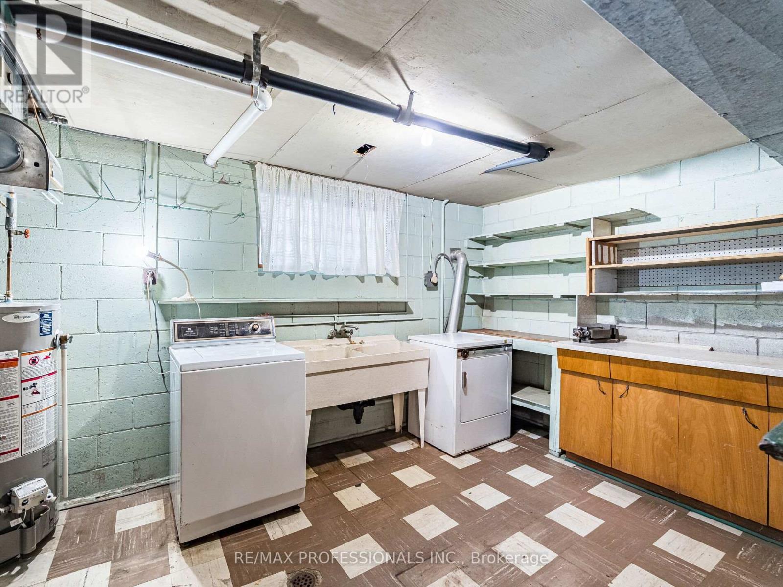 48 Haliburton Avenue, Toronto, Ontario  M9B 4Y4 - Photo 40 - W12798682