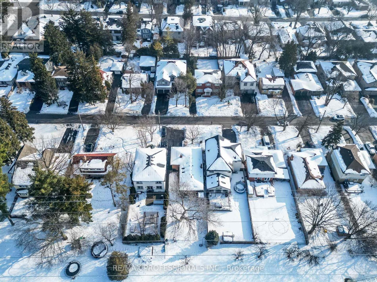 48 Haliburton Avenue, Toronto, Ontario  M9B 4Y4 - Photo 46 - W12798682