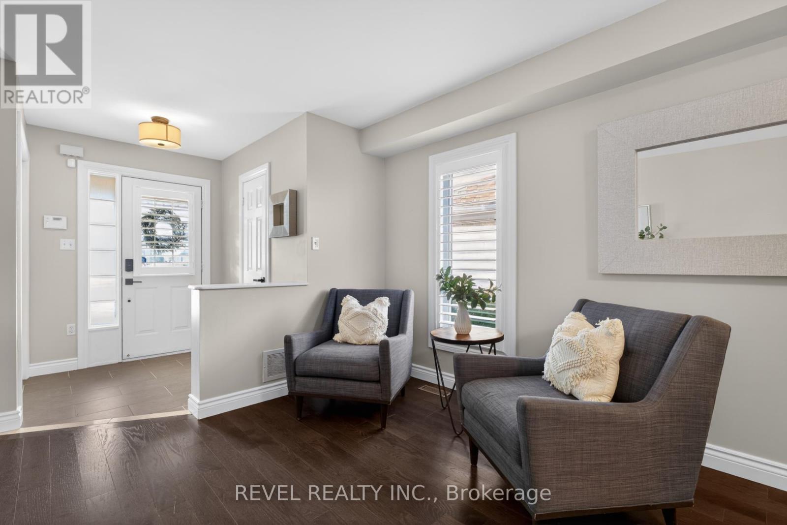 2286 Seton Crescent, Burlington, Ontario  L7L 6Y4 - Photo 4 - W12798698