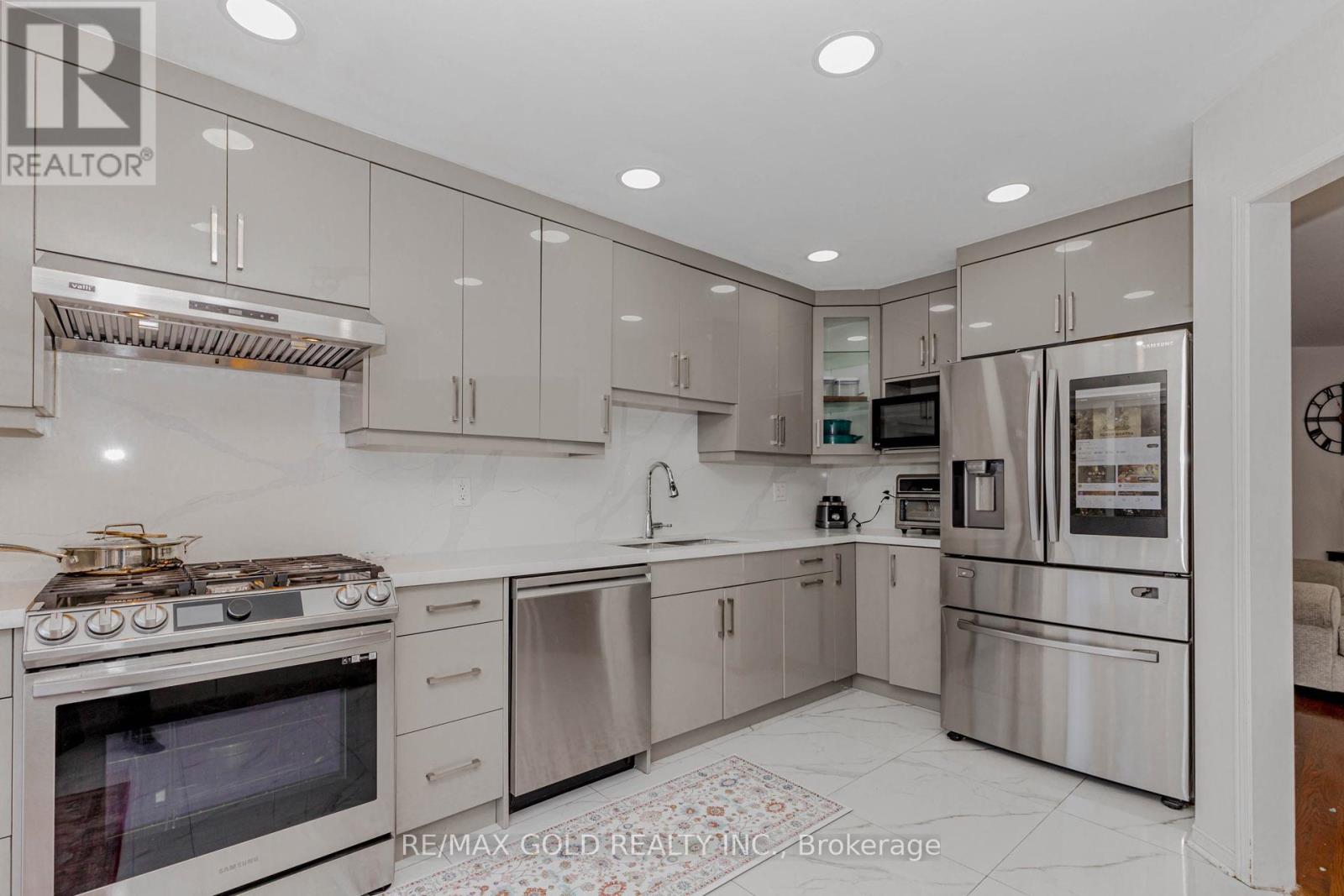 1156 Westview Terrace, Oakville, Ontario  L6M 3M1 - Photo 15 - W12798740