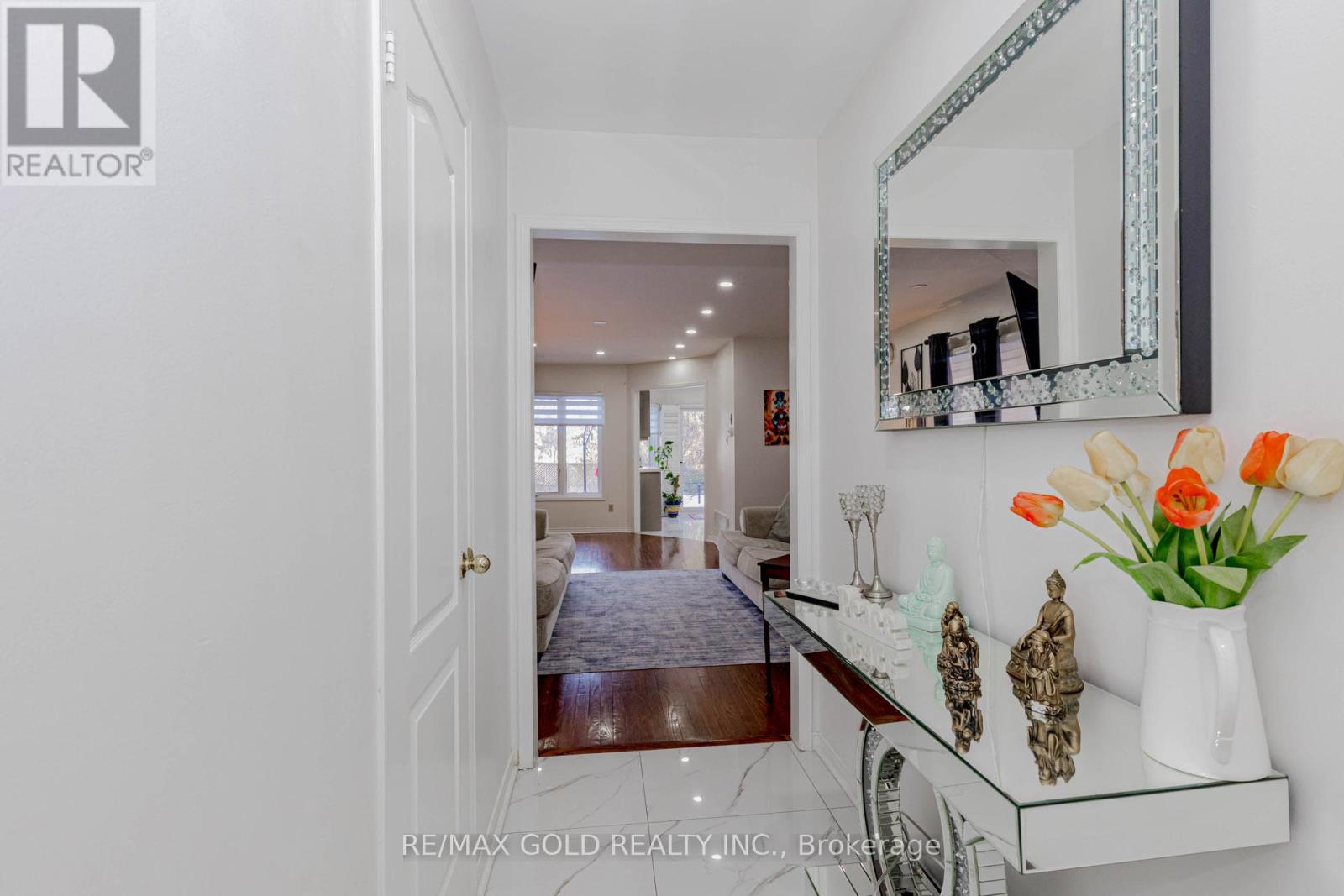 1156 Westview Terrace, Oakville, Ontario  L6M 3M1 - Photo 3 - W12798740