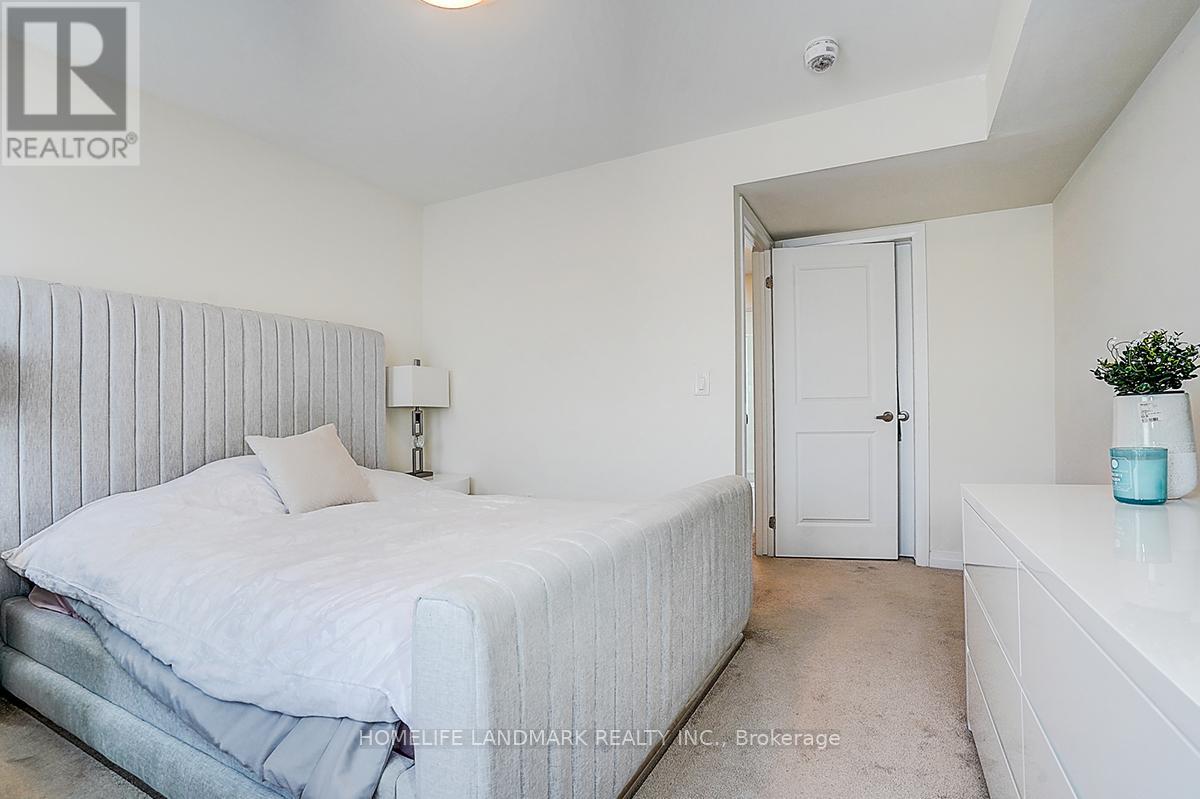 160 William Duncan Road, Toronto, Ontario  M3K 0C1 - Photo 24 - W12798746