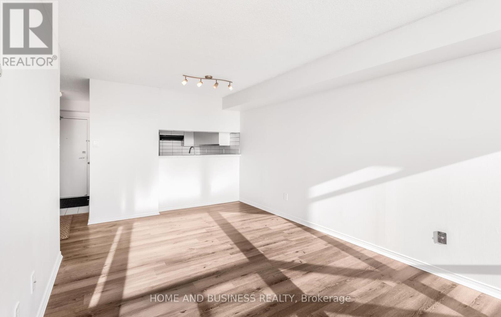 706 - 75 King Street E, Mississauga, Ontario  L5A 4G5 - Photo 11 - W12798756