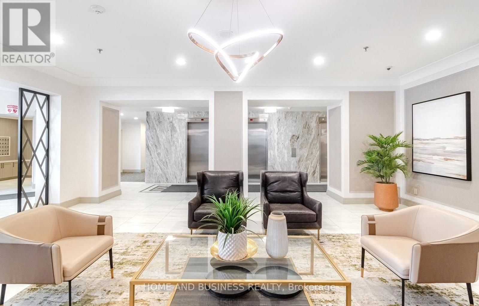 706 - 75 King Street E, Mississauga, Ontario  L5A 4G5 - Photo 3 - W12798756