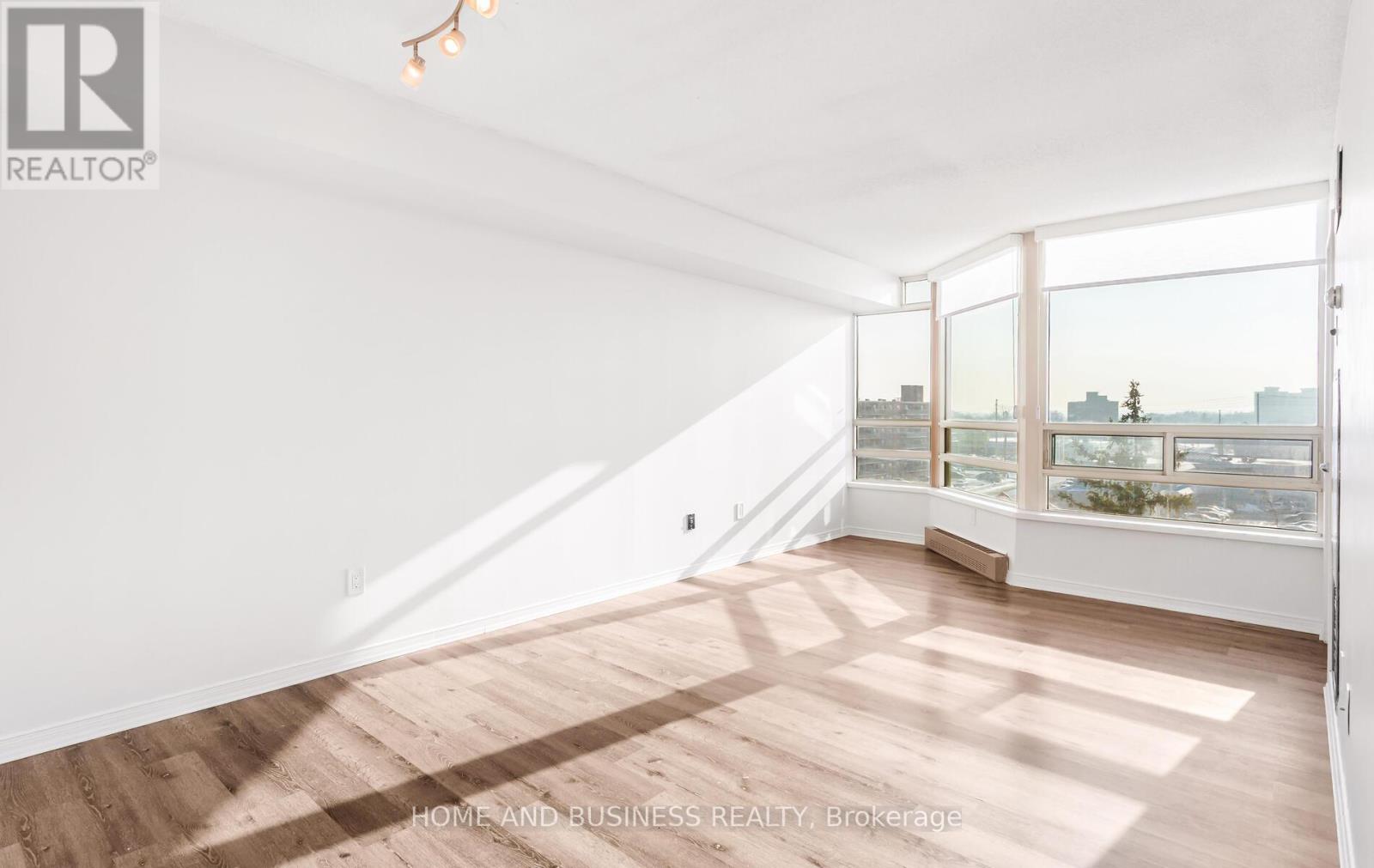 706 - 75 King Street E, Mississauga, Ontario  L5A 4G5 - Photo 7 - W12798756