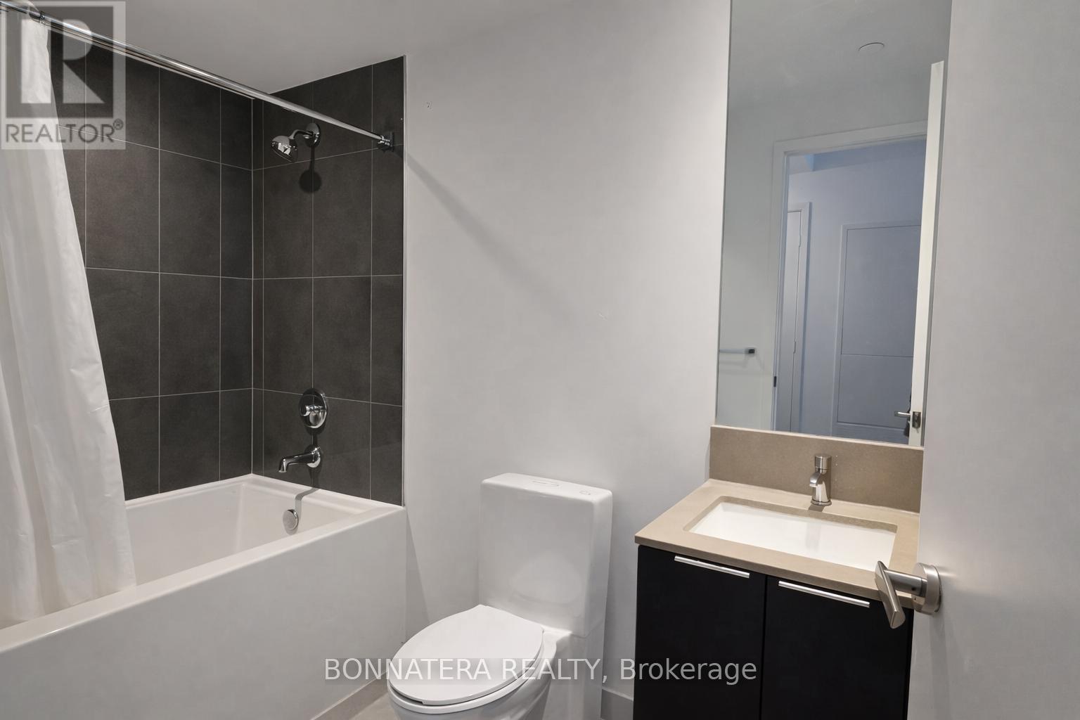 913 - 3900 Confederation Parkway, Mississauga, Ontario  L5B 0M3 - Photo 9 - W12798770