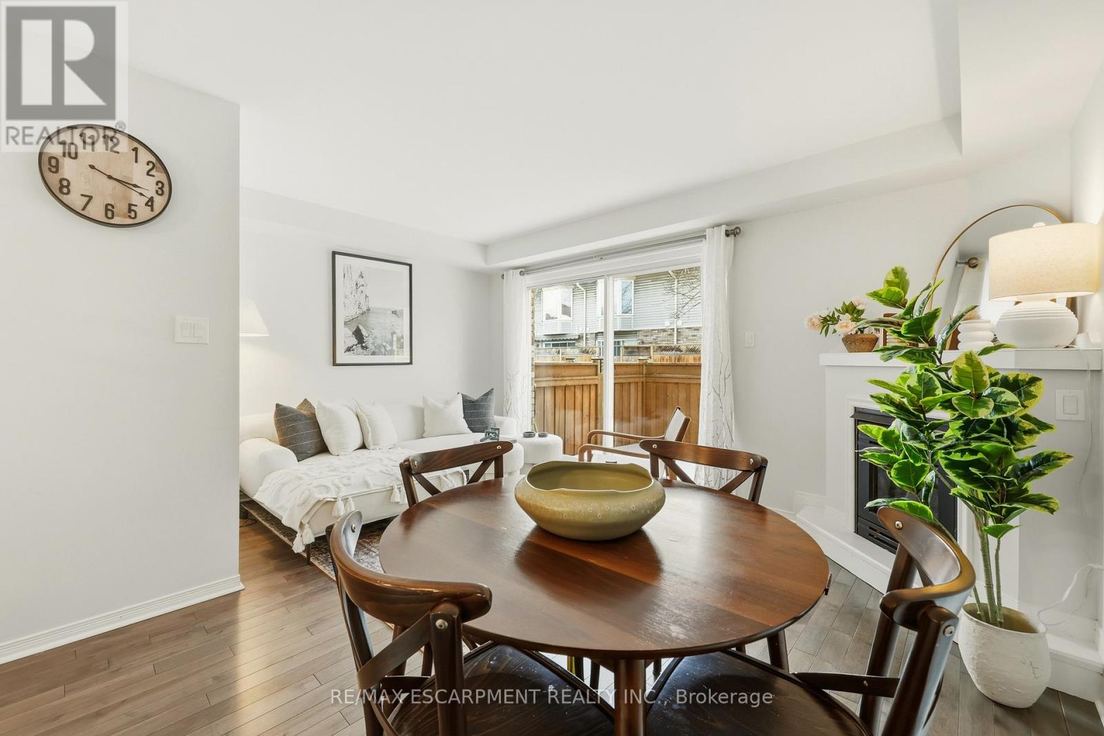 5 - 2015 Cleaver Avenue, Burlington, Ontario  L7M 4J7 - Photo 5 - W12798774