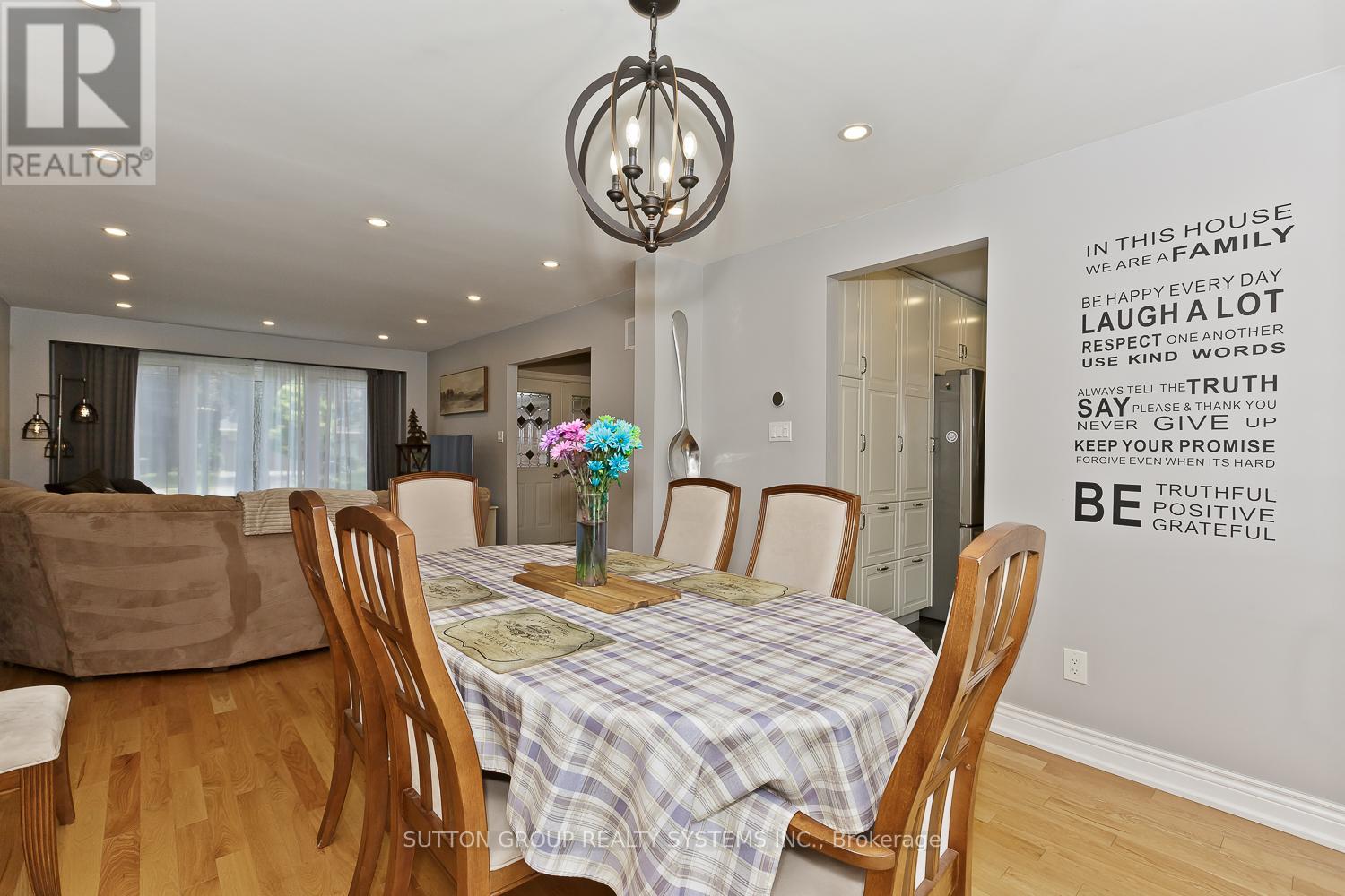 6686 Barrisdale Drive, Mississauga, Ontario  L5N 2H3 - Photo 21 - W12798804