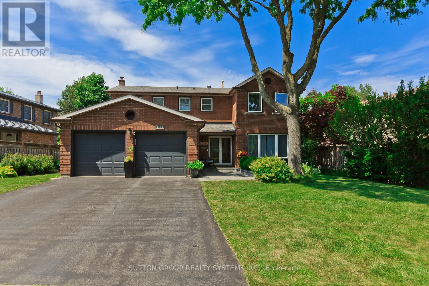 6686 Barrisdale Drive, Mississauga, Ontario  L5N 2H3 - Photo 4 - W12798804