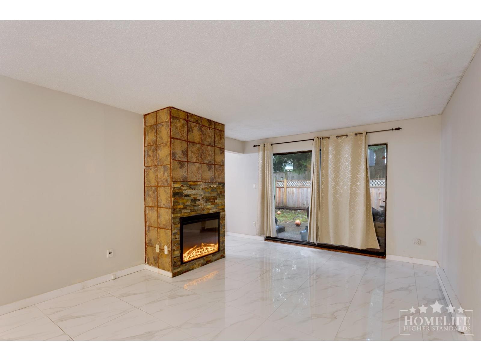 2 9976 149 Street, Surrey, British Columbia  V3R 7W7 - Photo 3 - R3091111