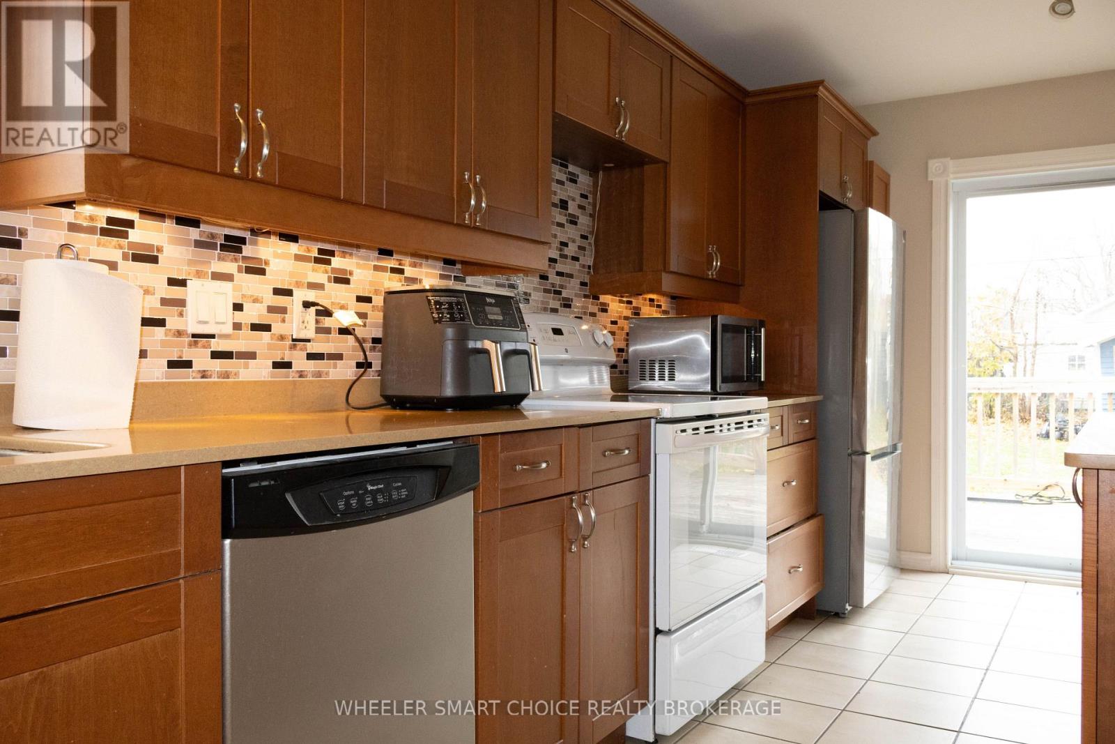 17 Adam Dixon Avenue, South Stormont, Ontario  K0C 1P0 - Photo 8 - X12576376