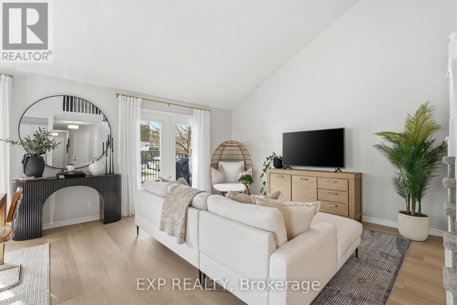 1 - 19 Bartlett Avenue, Grimsby, Ontario  L3M 5G6 - Photo 16 - X12798564