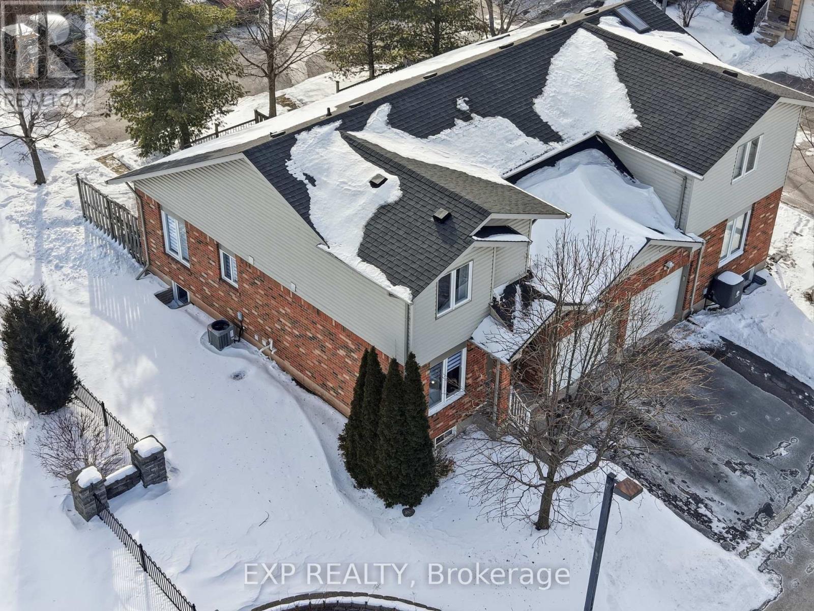 1 - 19 Bartlett Avenue, Grimsby, Ontario  L3M 5G6 - Photo 2 - X12798564