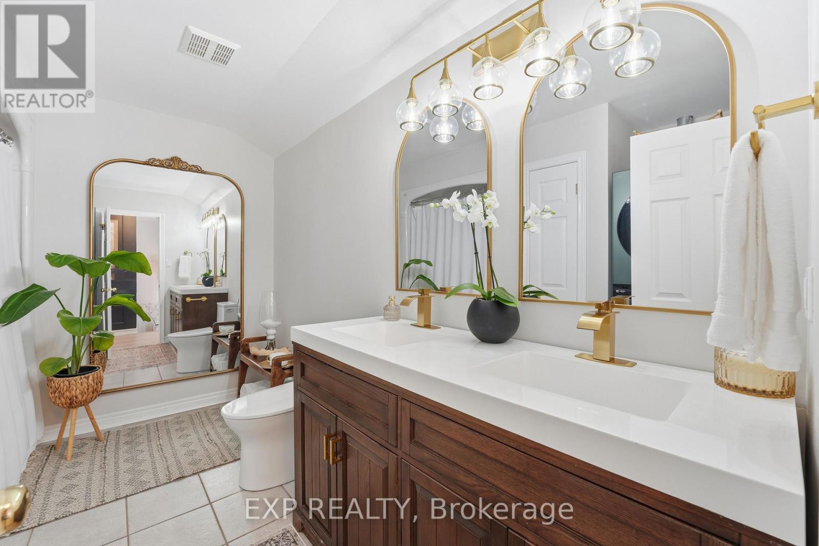 1 - 19 Bartlett Avenue, Grimsby, Ontario  L3M 5G6 - Photo 23 - X12798564