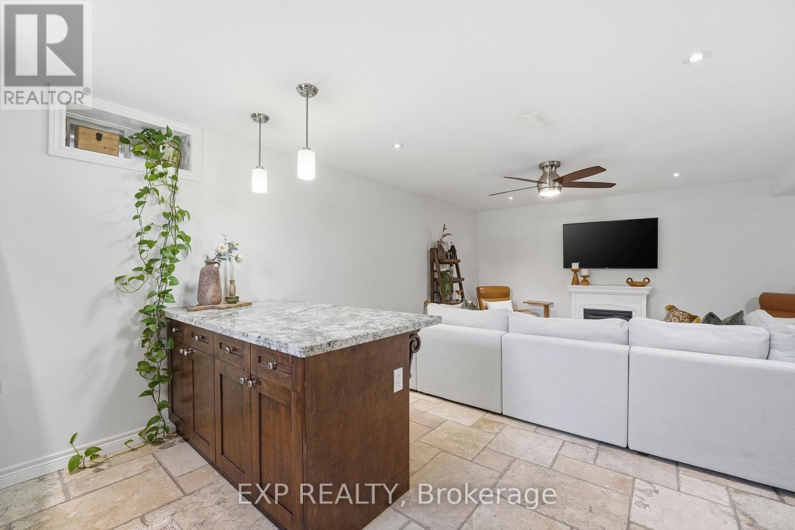 1 - 19 Bartlett Avenue, Grimsby, Ontario  L3M 5G6 - Photo 31 - X12798564