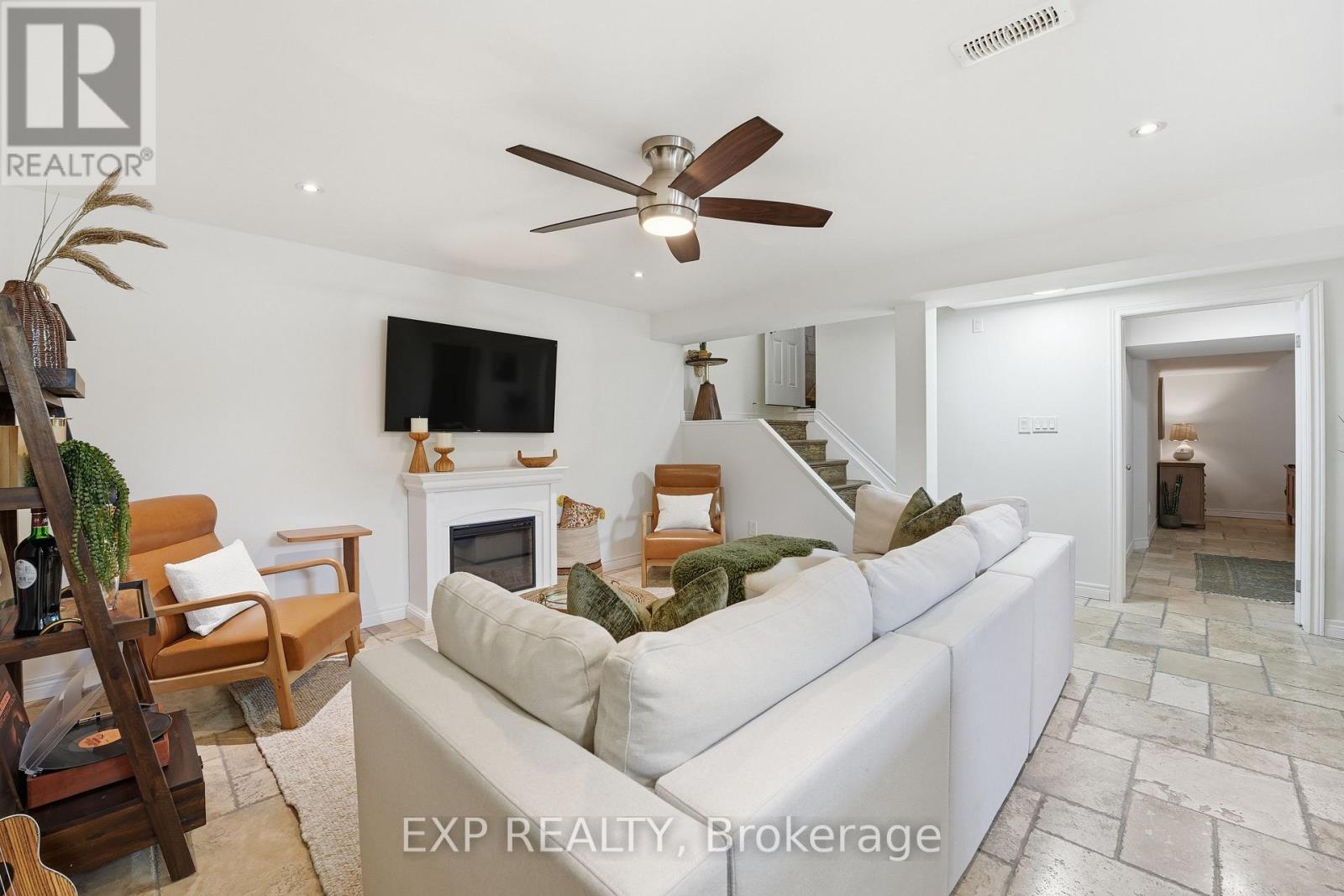 1 - 19 Bartlett Avenue, Grimsby, Ontario  L3M 5G6 - Photo 34 - X12798564