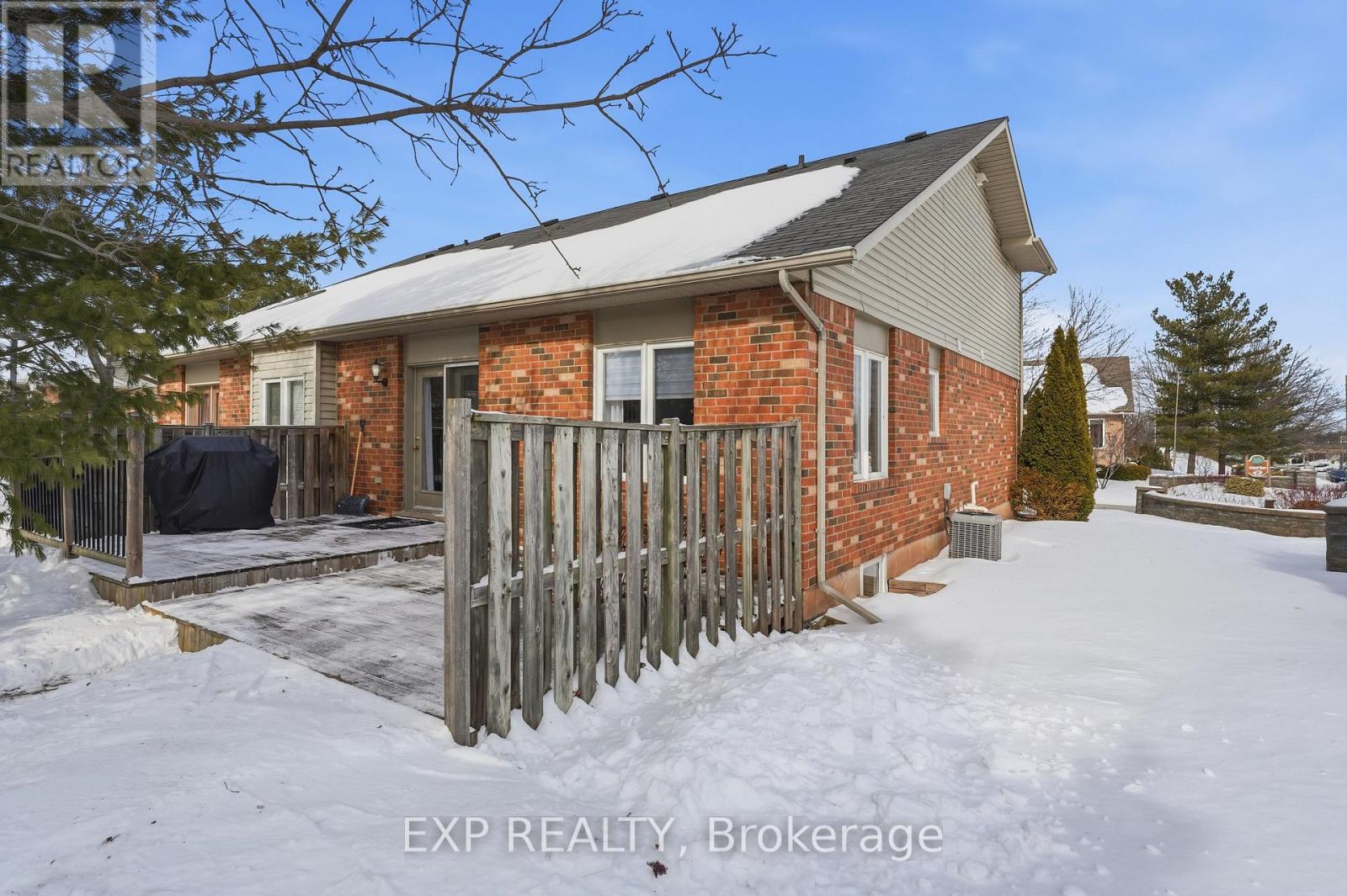1 - 19 Bartlett Avenue, Grimsby, Ontario  L3M 5G6 - Photo 41 - X12798564