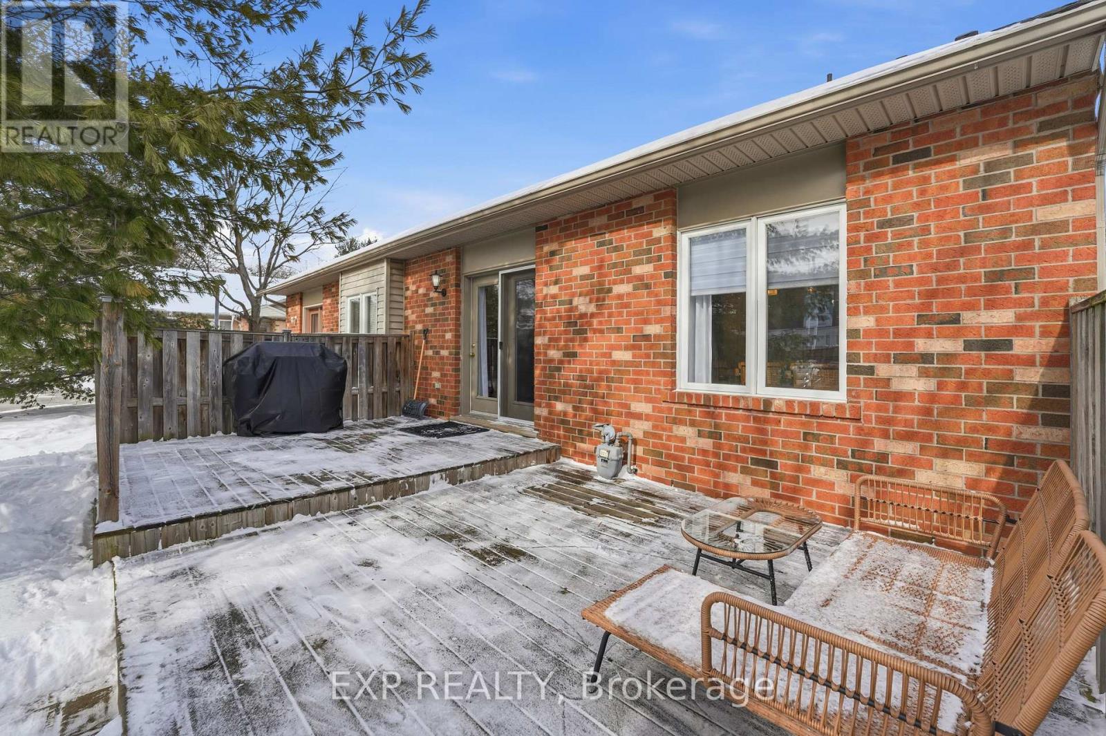 1 - 19 Bartlett Avenue, Grimsby, Ontario  L3M 5G6 - Photo 42 - X12798564