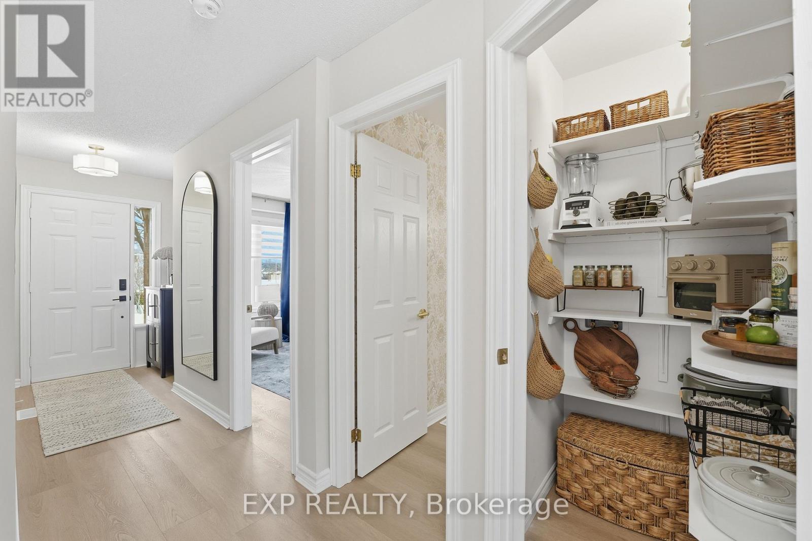 1 - 19 Bartlett Avenue, Grimsby, Ontario  L3M 5G6 - Photo 7 - X12798564