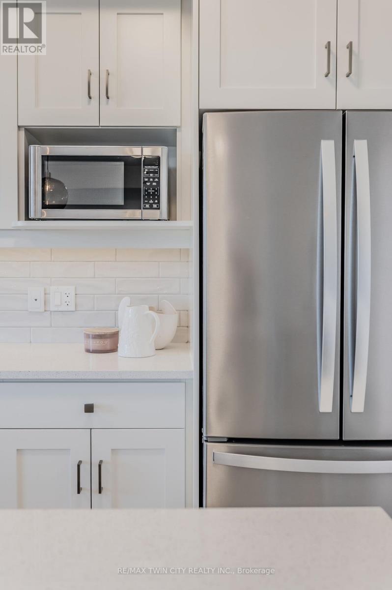 6 Lomond Lane, Kitchener, Ontario  N2R 0R4 - Photo 23 - X12798612