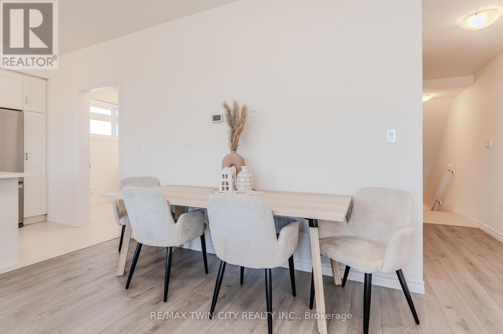 6 Lomond Lane, Kitchener, Ontario  N2R 0R4 - Photo 7 - X12798612