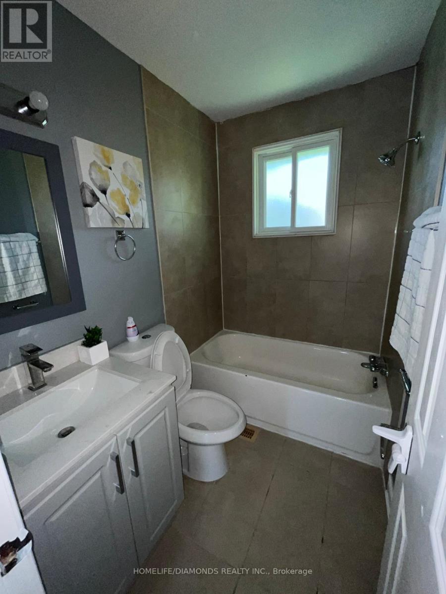 Upper - 68 Stroud Crescent, London South, Ontario  N6E 1Z6 - Photo 10 - X12798624