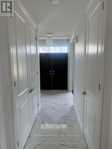 47 Redwood Drive, Kingsville, Ontario  N0R 1B0 - Photo 3 - X12798674