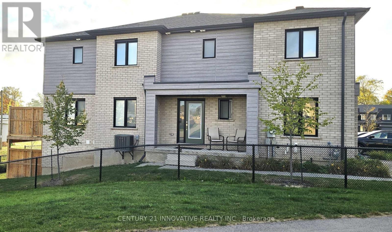 92 Pony Way S, Kitchener, Ontario  N2R 0R8 - Photo 1 - X12798802
