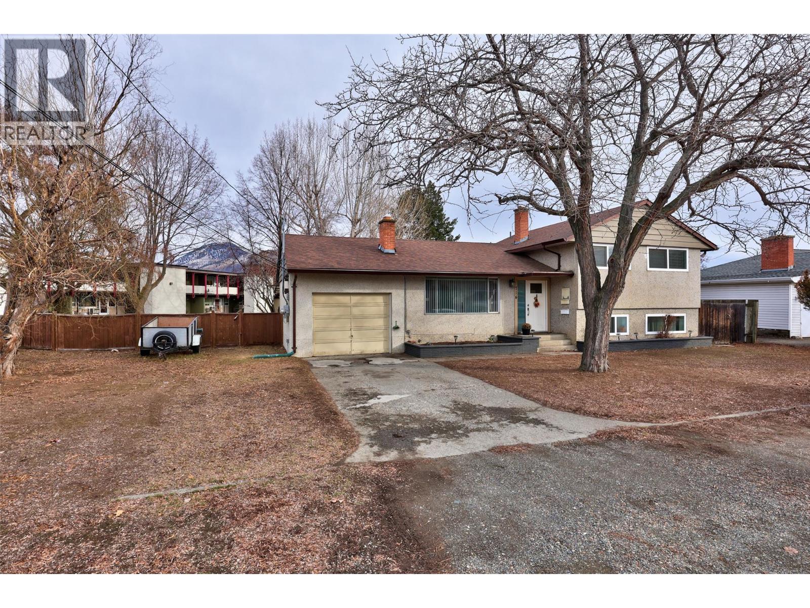 714 9th Street, Kamloops, British Columbia  V2B 2Y8 - Photo 2 - 10376373