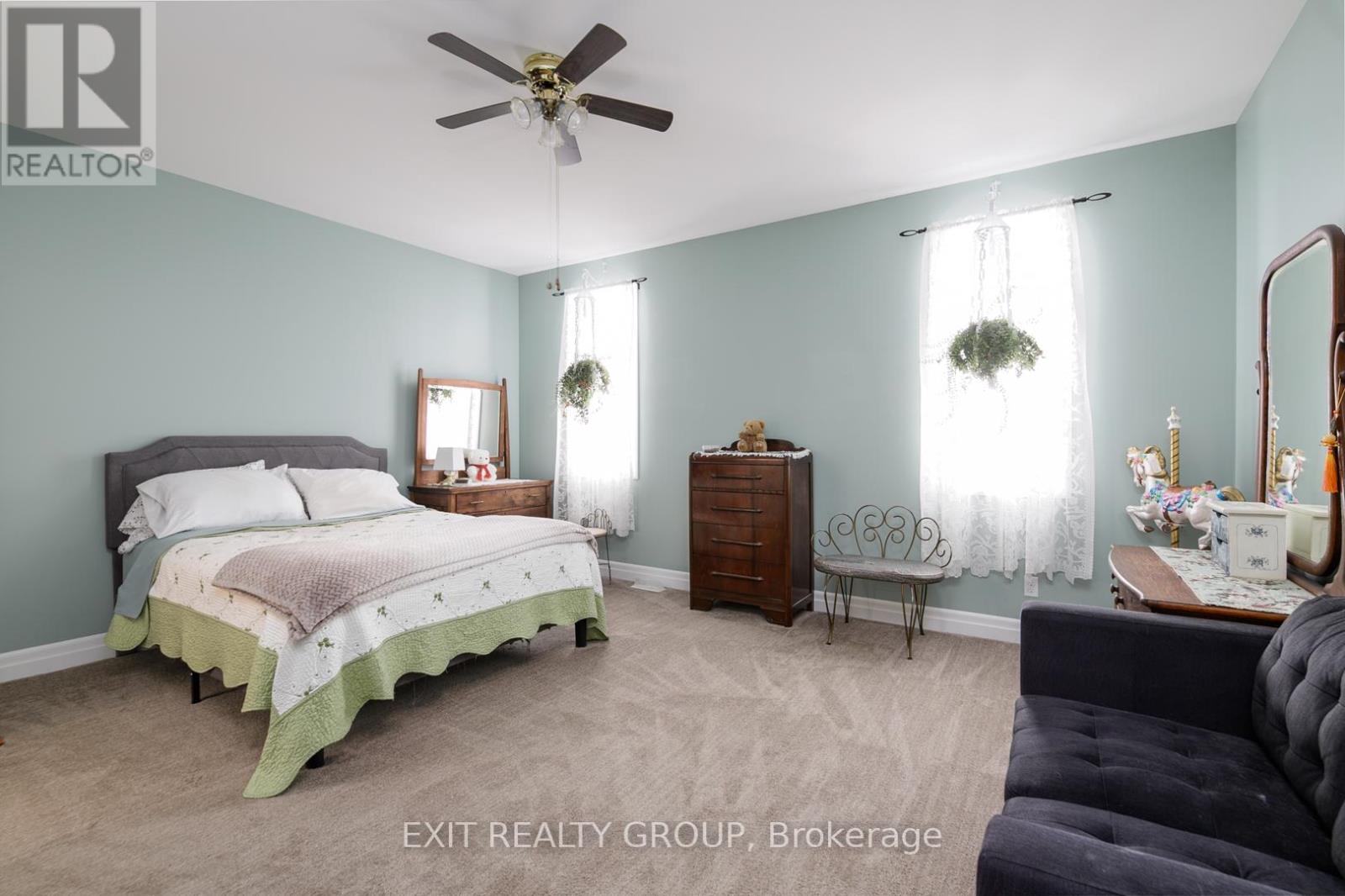 16 Matheos Crescent, Quinte West, Ontario  K8V 0L2 - Photo 11 - X12798852