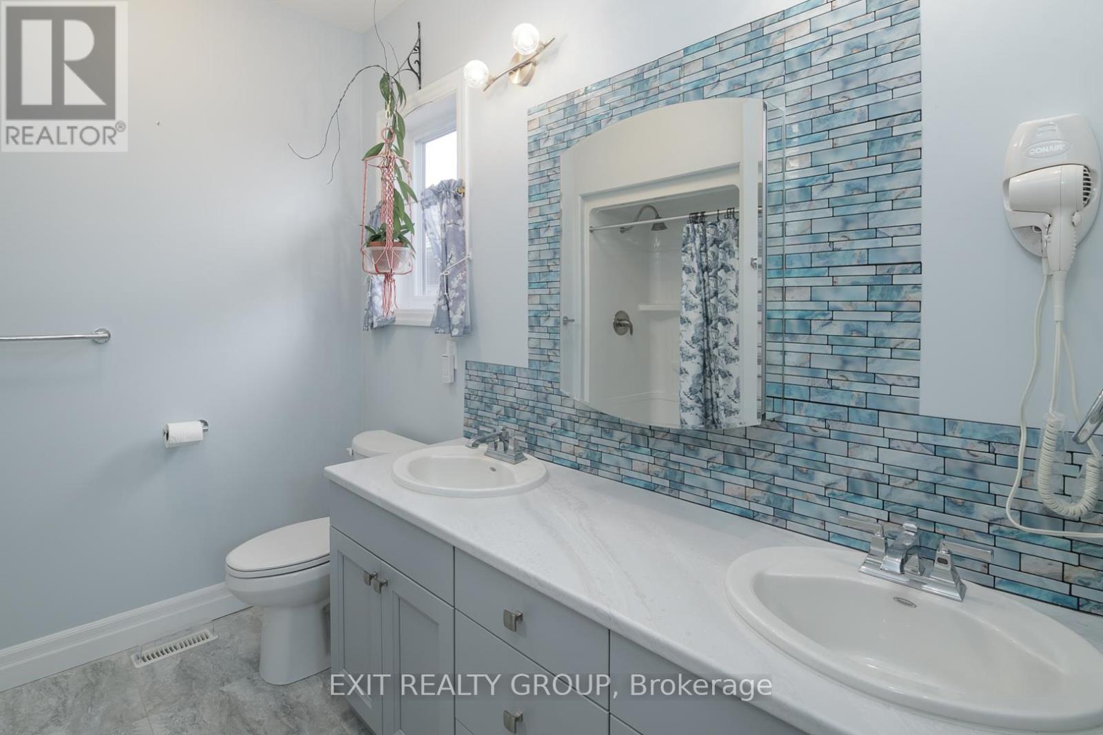 16 Matheos Crescent, Quinte West, Ontario  K8V 0L2 - Photo 13 - X12798852