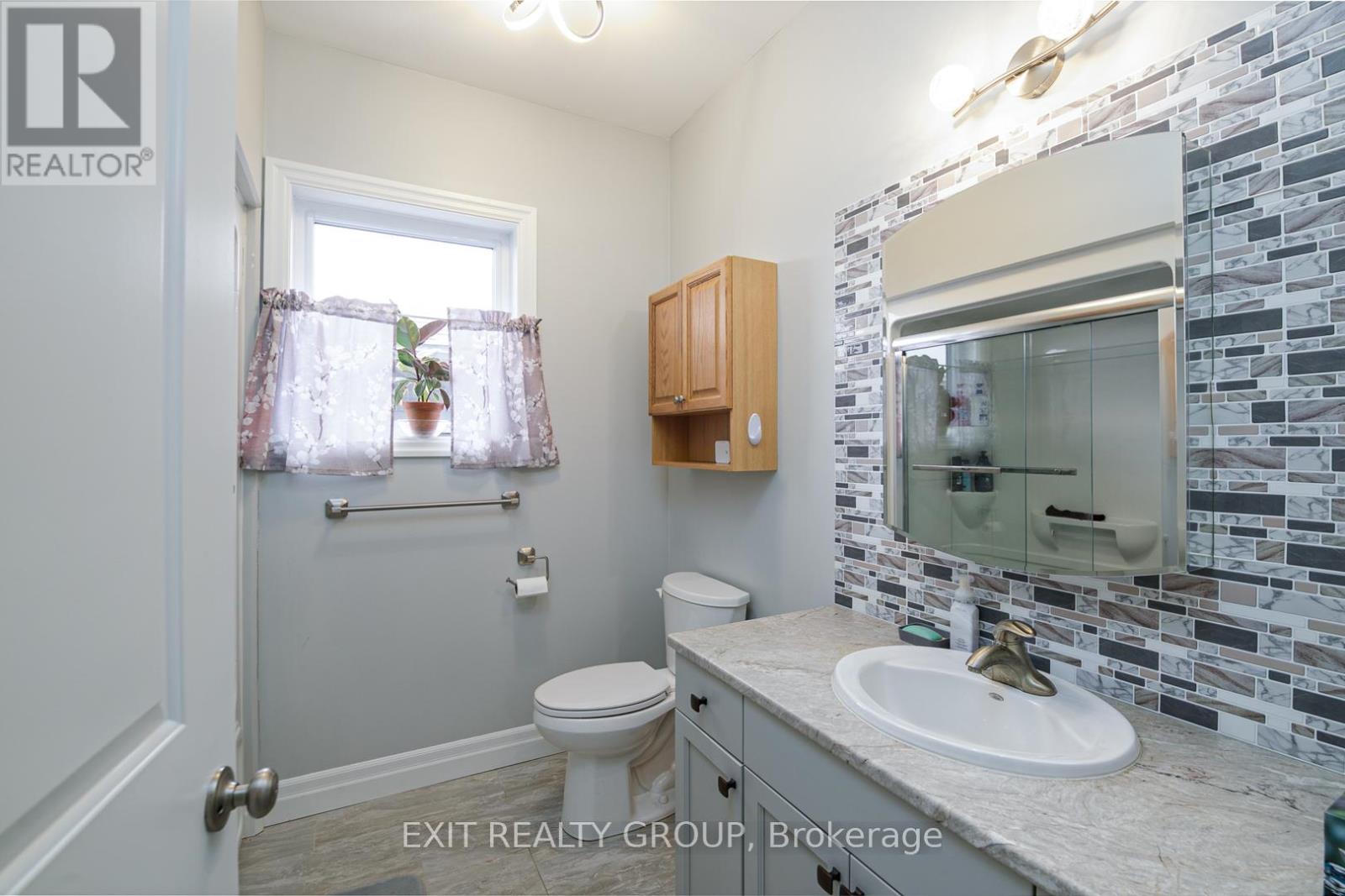 16 Matheos Crescent, Quinte West, Ontario  K8V 0L2 - Photo 17 - X12798852