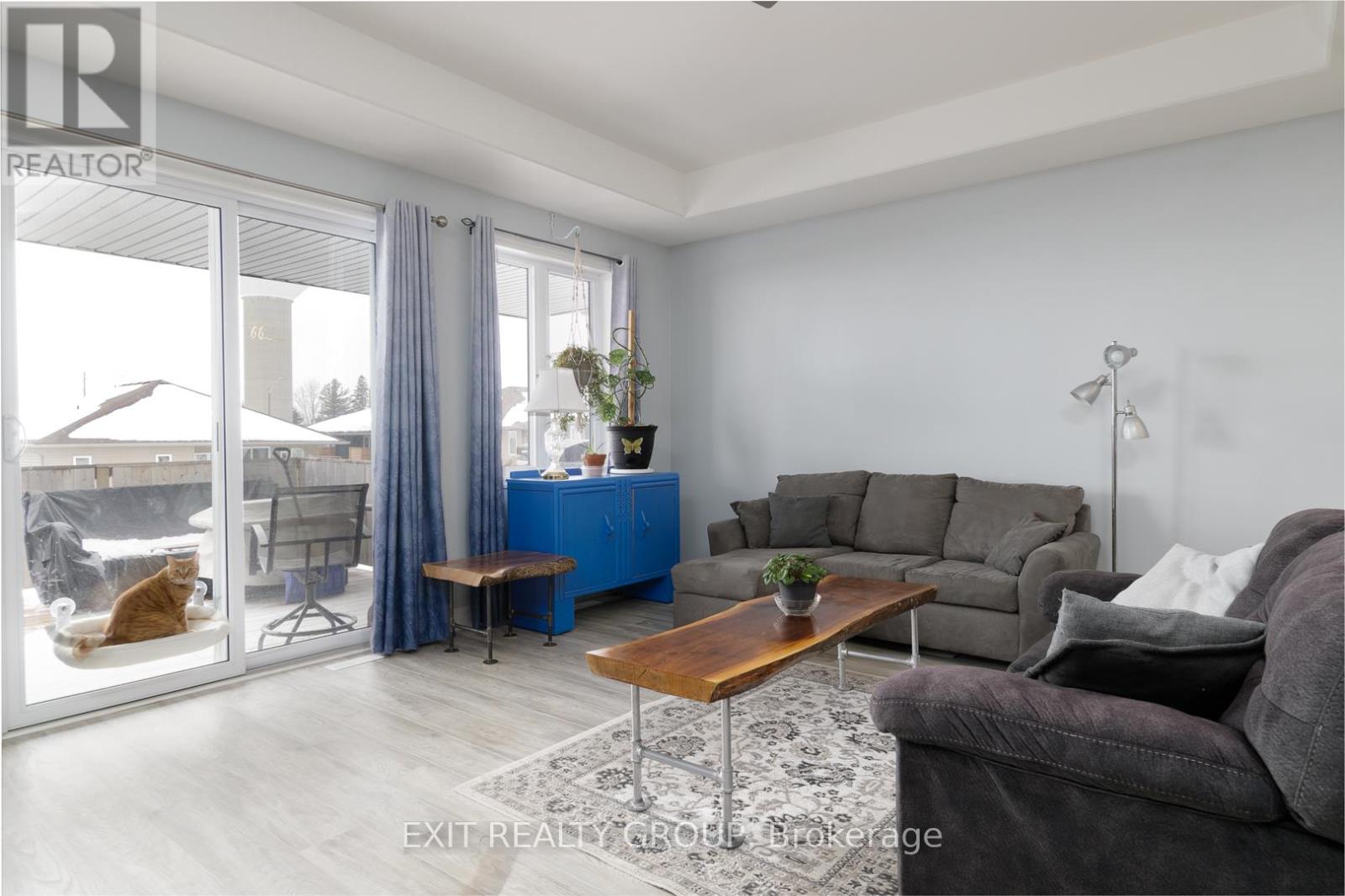 16 Matheos Crescent, Quinte West, Ontario  K8V 0L2 - Photo 4 - X12798852