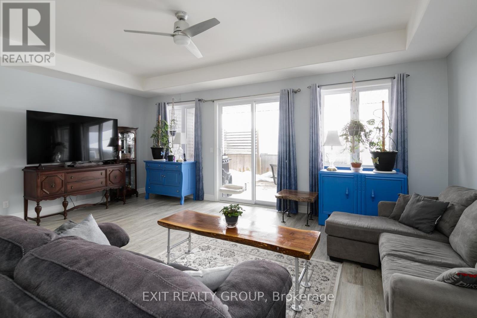 16 Matheos Crescent, Quinte West, Ontario  K8V 0L2 - Photo 5 - X12798852