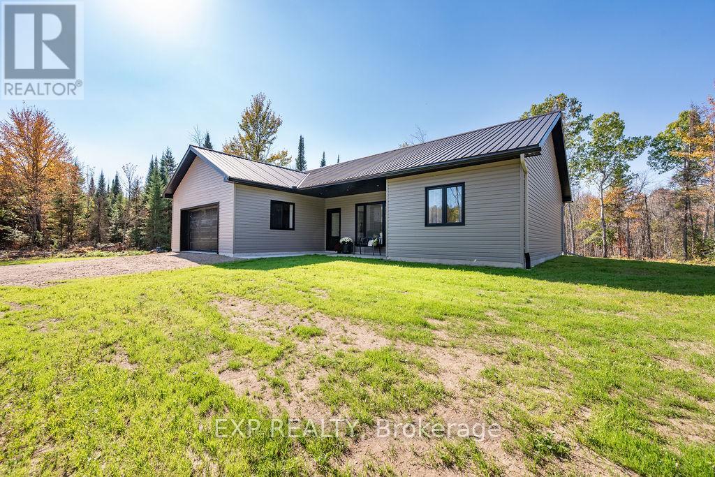 2394a Hwy 132 Highway, Admaston/bromley, Ontario  K7V 3Z7 - Photo 3 - X12798842