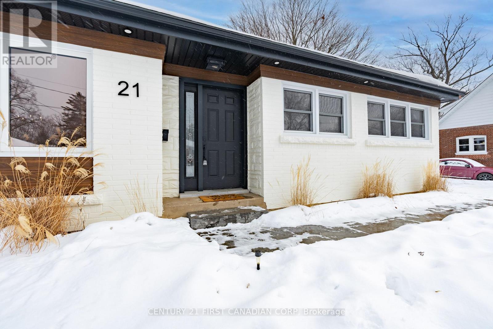 21 Beverly Road, Brantford, Ontario  N3S 6W6 - Photo 5 - X12798912