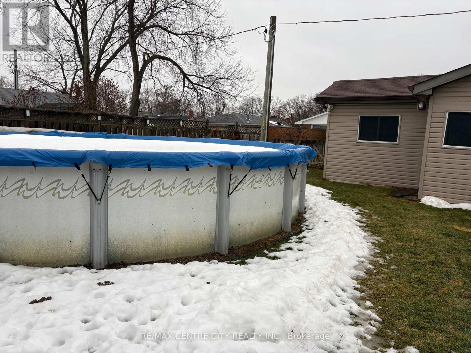 Photo 3 of 3 for 19 Rosemount Crescent