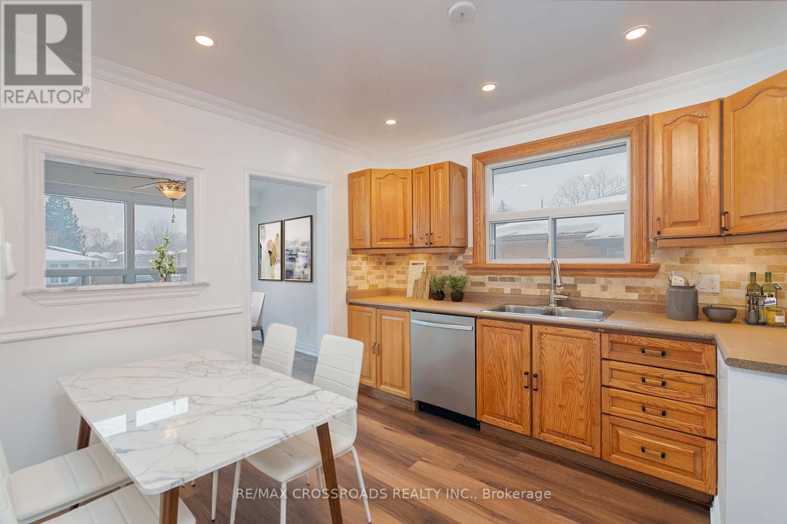 11 Brightside Drive, Toronto, Ontario  M1E 3Y8 - Photo 10 - E12798096