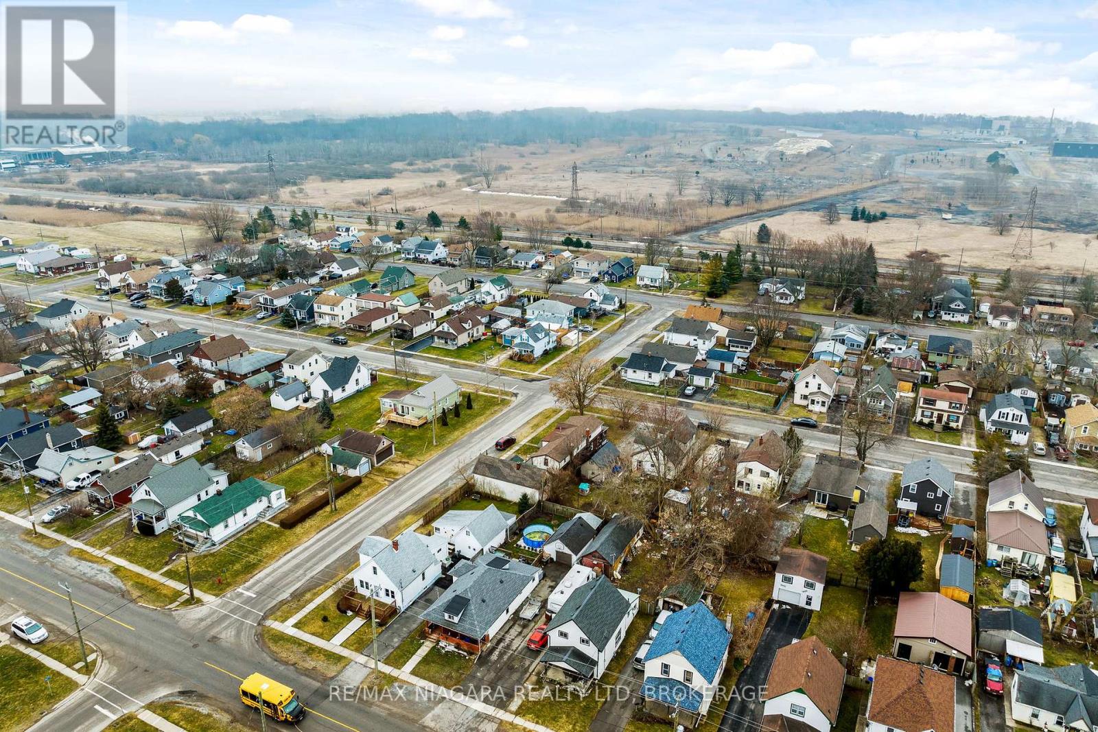 48 Johnston Street, Port Colborne, Ontario L3K 1G6 - Photo 8 - X12798840