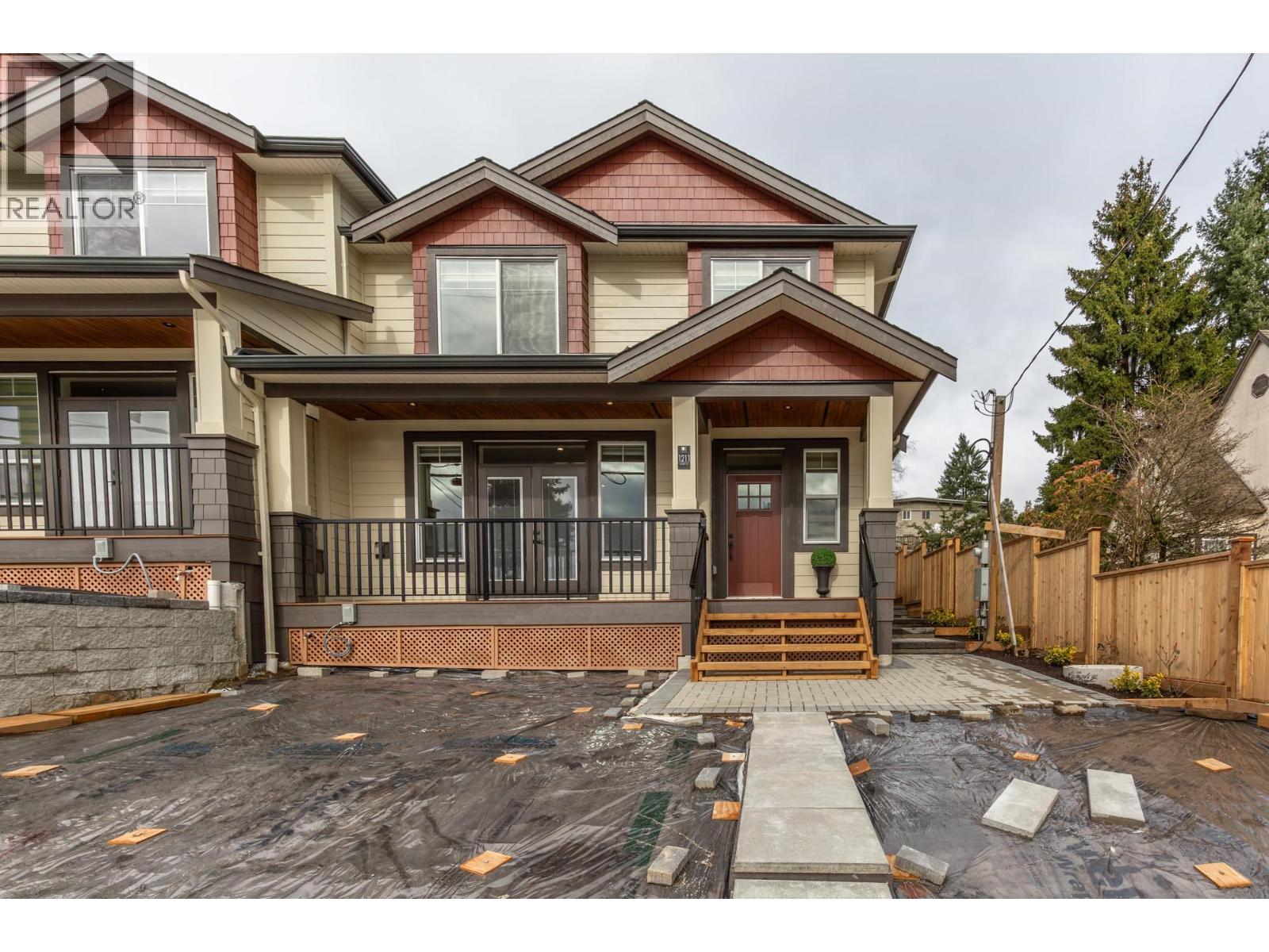 2 1211 Thomas Avenue, Coquitlam, British Columbia  V3K 2L1 - Photo 2 - R3091010