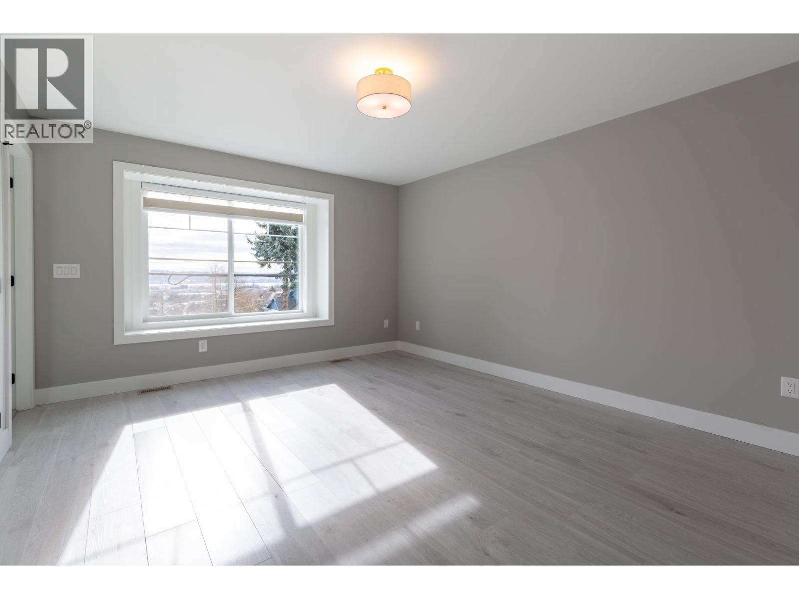 2 1211 Thomas Avenue, Coquitlam, British Columbia  V3K 2L1 - Photo 24 - R3091010