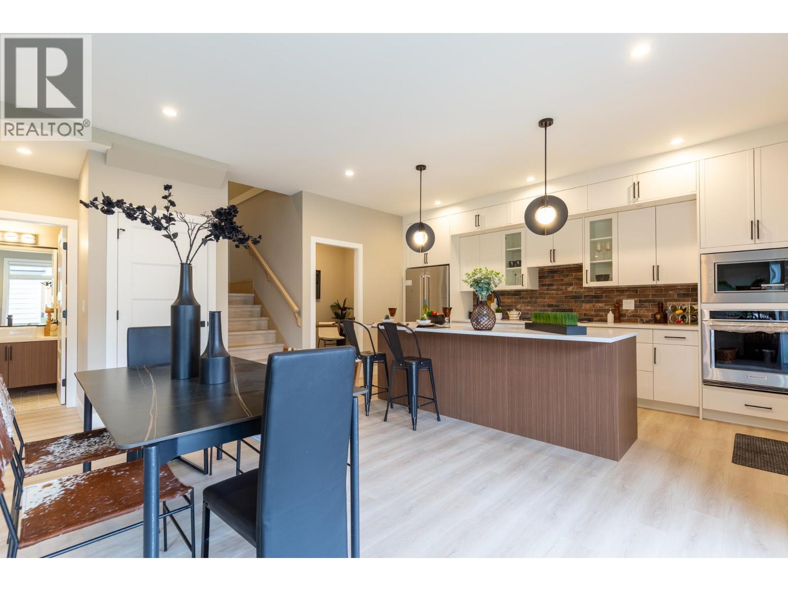 3 1211 Thomas Avenue, Coquitlam, British Columbia  V3K 2L1 - Photo 9 - R3091013